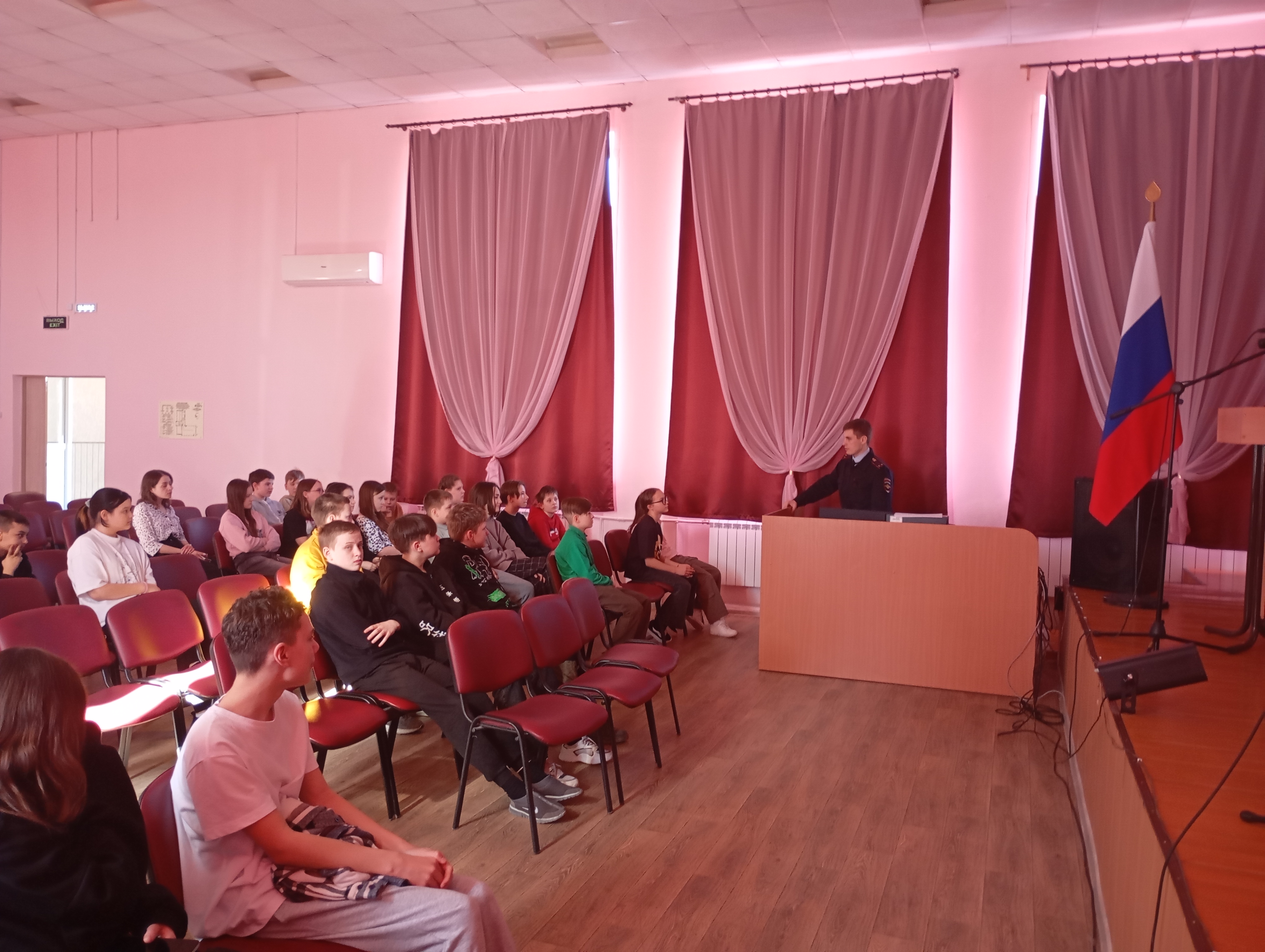 Встреча участников лагеря с представителем ГАИ.